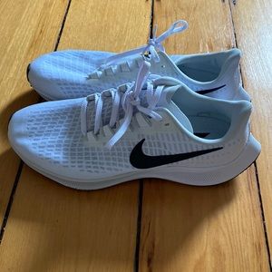 Nike Zoom Pegasus 37 Size 9